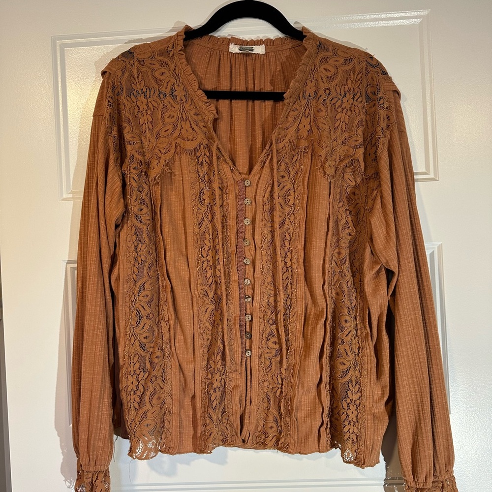 Women's Lace Detail Top